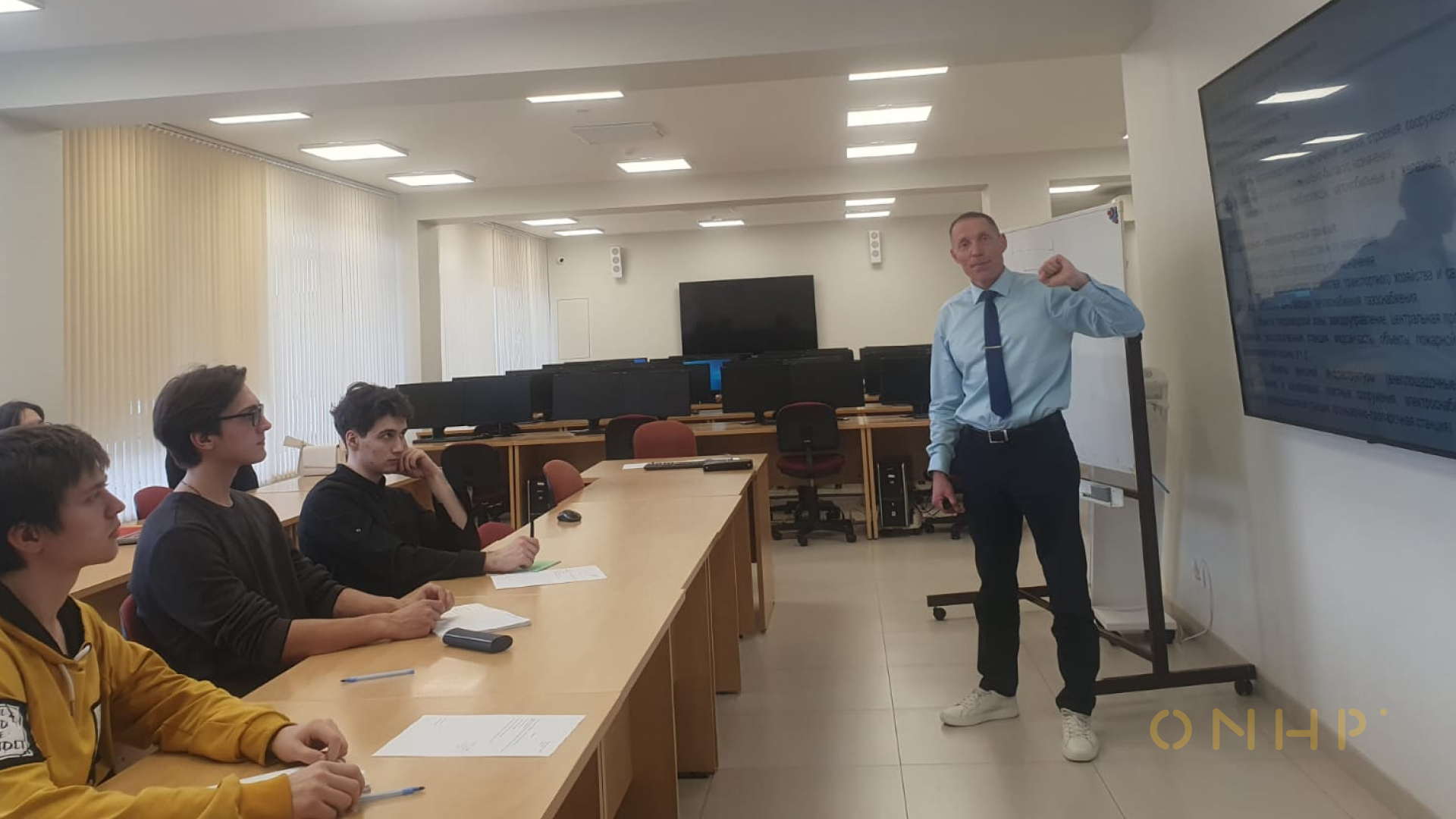 Лидеры учат лидеров